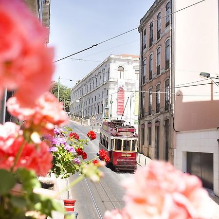 Residencial Valentina Hotel Lisabona Exterior foto Lisbon tram